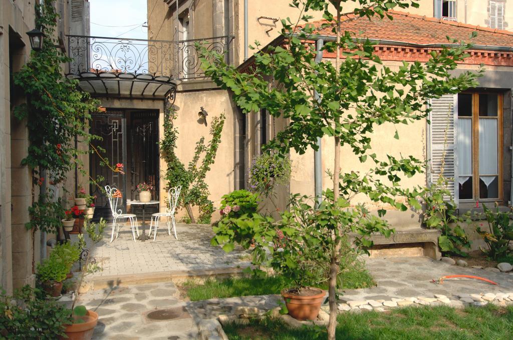 La Maison De Mariecamille Hotel Saint-Germain-Lembron Exterior photo